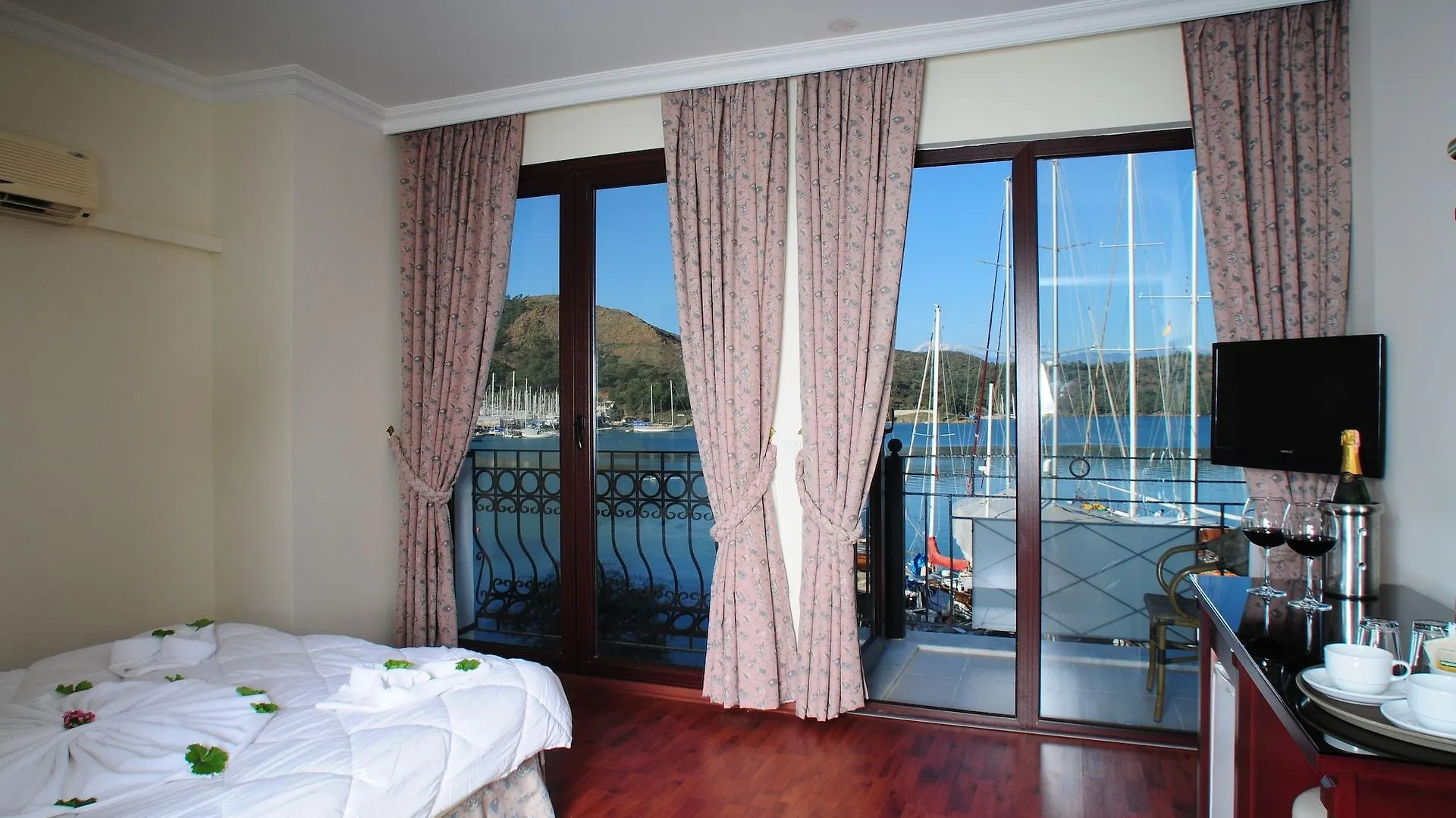 Ata Park Hotel Φετιγιέ